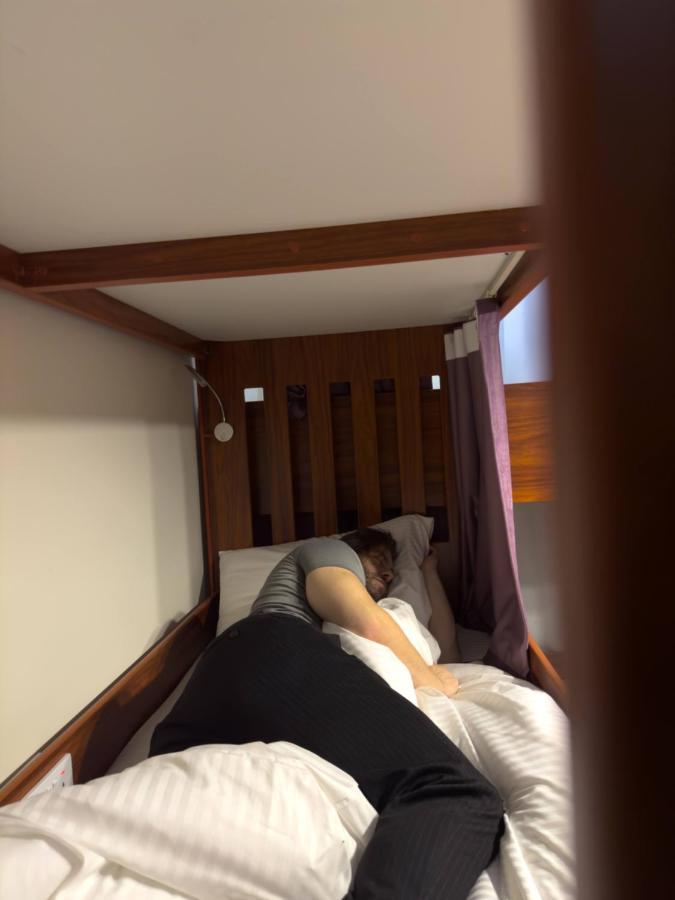 Хостел Business Backpackers Jbr Дубай Экстерьер фото