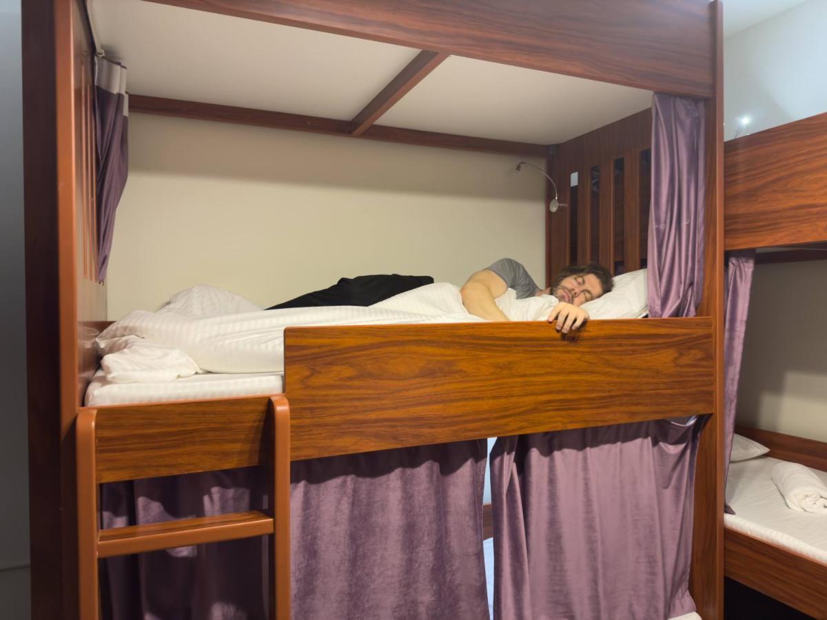 Хостел Business Backpackers Jbr Дубай Экстерьер фото