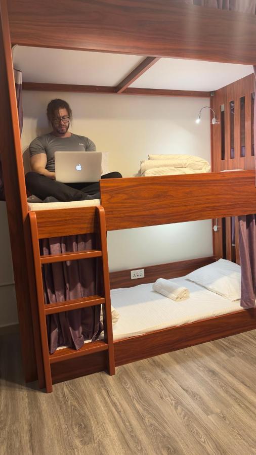 Хостел Business Backpackers Jbr Дубай Экстерьер фото